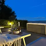 V&e Luxury *