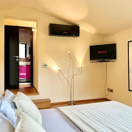 V&e Luxury * Arezzo