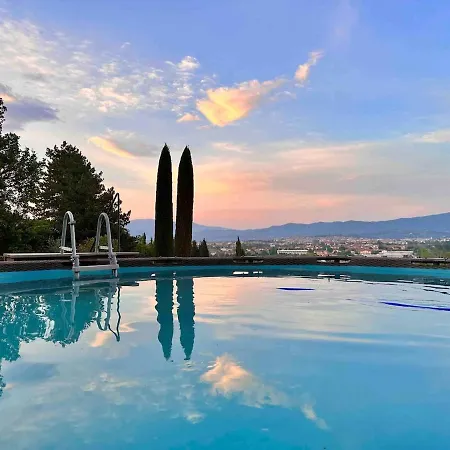 V&e Luxury Villa